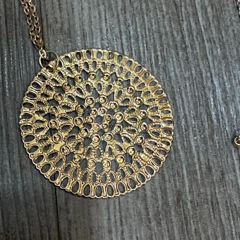 Gold tone detailed Medallion necklace NWOT